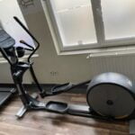 Impulse Fitness RE700 használt edzőtermi elliptikus tréner