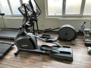 Matrix Fitness E1x használt edzőtermi elliptikus tréner