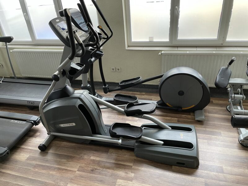 Matrix Fitness E1x használt edzőtermi elliptikus tréner